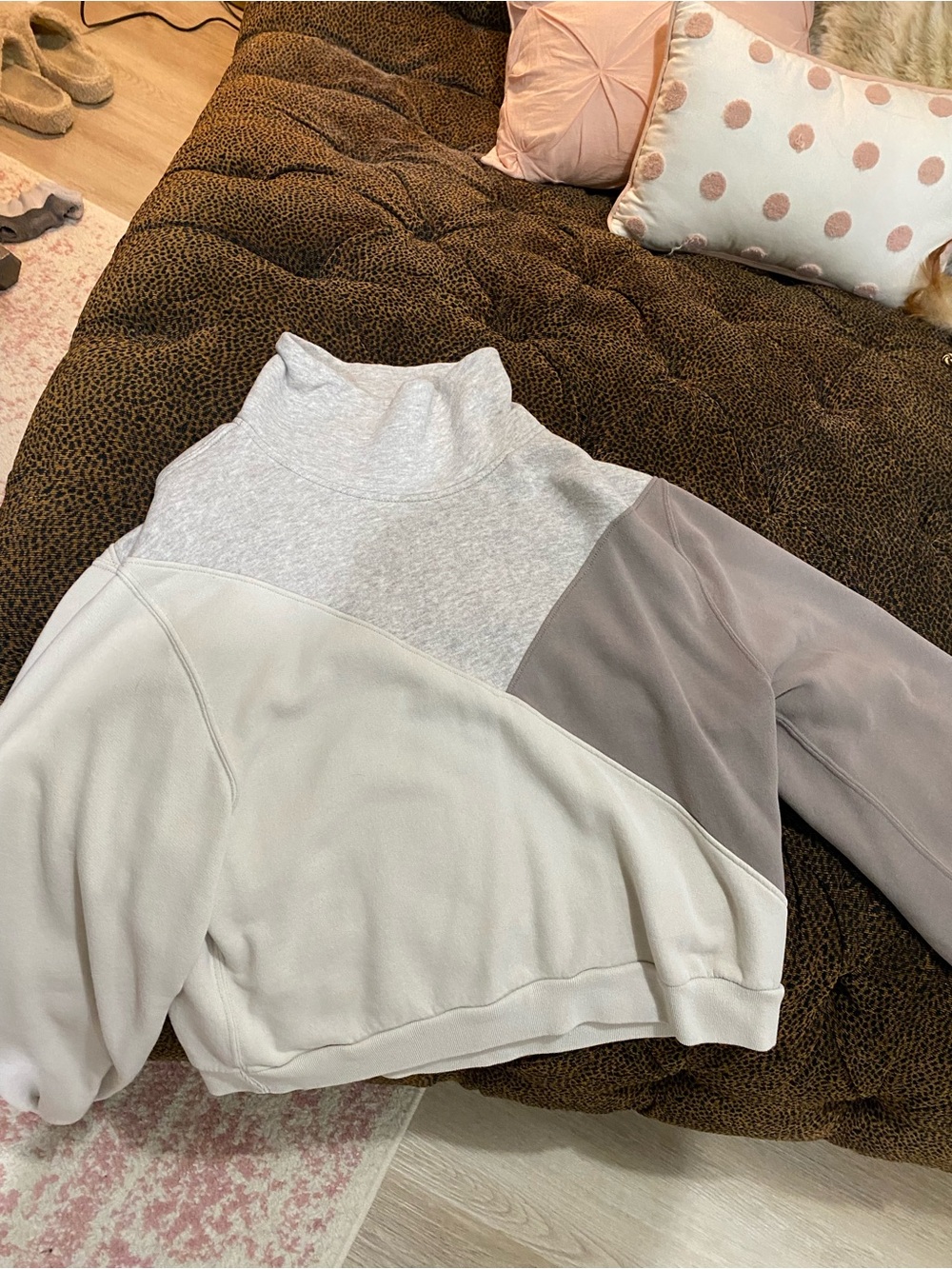 Abercrombie & Fitch Soft A&F Collection Pullover in Light Gray and Cream